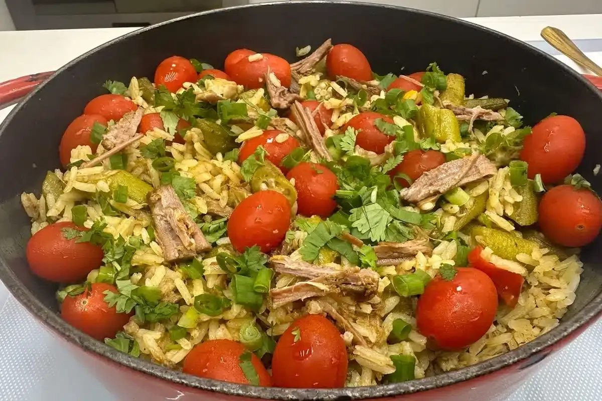 Você já comeu arroz caldoso? Fica uma delícia e é super simp