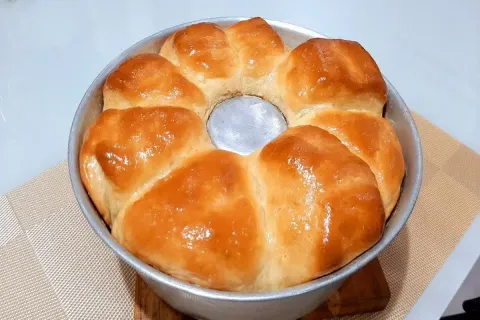 Você vai adorar experimentar esse pão dois leites no seu caf